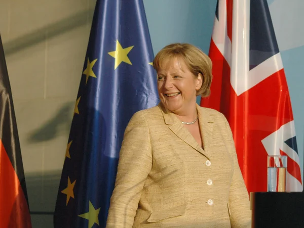 Reunión del canciller alemán con el nuevo primer ministro británico — Foto de Stock