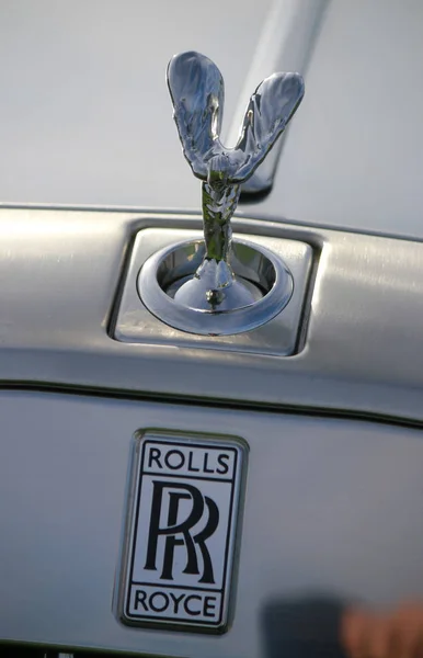 Эмблема Rolls Royce — стоковое фото