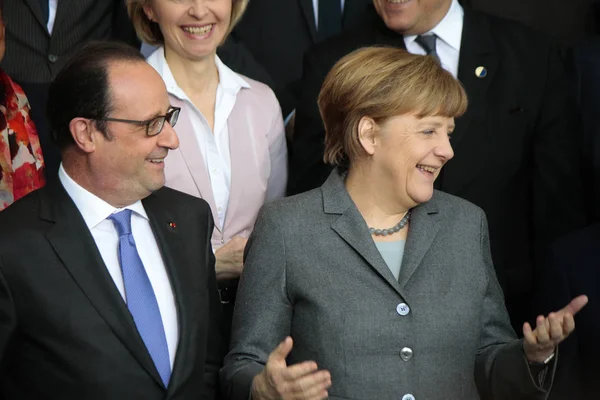 Франсуа Олланд, канцлер Ангела Меркель — стоковое фото