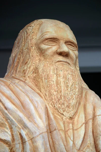 Monumento a Leonardo Da Vinci — Foto de Stock