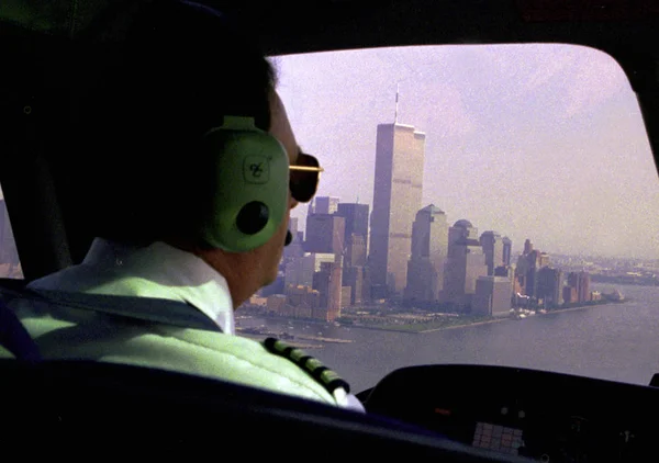 Vista aérea desde el interior de un helicóptero — Foto de Stock