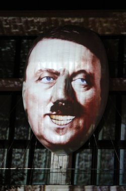 Yükleme sırasında Adolf Hitler'in portre
