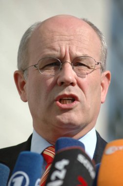  Bir basın toplantısında Volker Kauder 