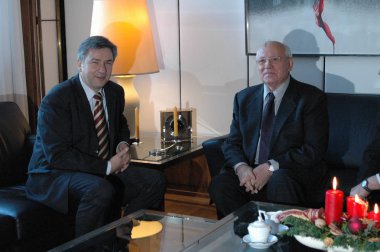 Michail Gorbatschow ve Klaus Wowereit 