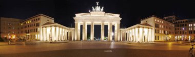 Berlin 'de Brandenburg kapısı