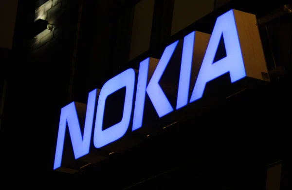 Logo van het merk "Nokia", Berlijn. — Stockfoto