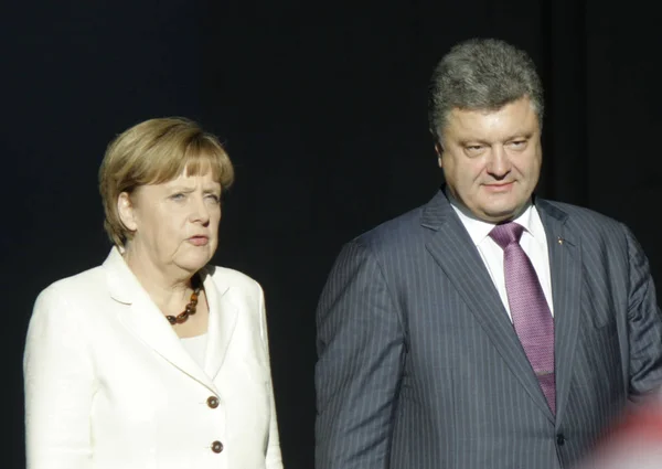 Niemiecka kanclerz Angela Merkel i prezydent Ukrainy Petro Poroszenko — Zdjęcie stockowe