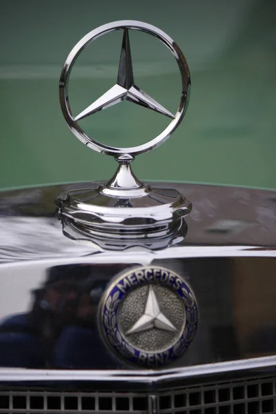 Logotipo da Mercedes sportscar, Berlim . — Fotografia de Stock