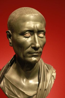 Imperator Gaius Iulius Caesar