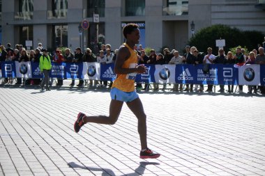  Berlin Maratonu katılımcısı