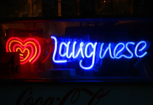 Logo marki "Langnese", Berlin. — Zdjęcie stockowe