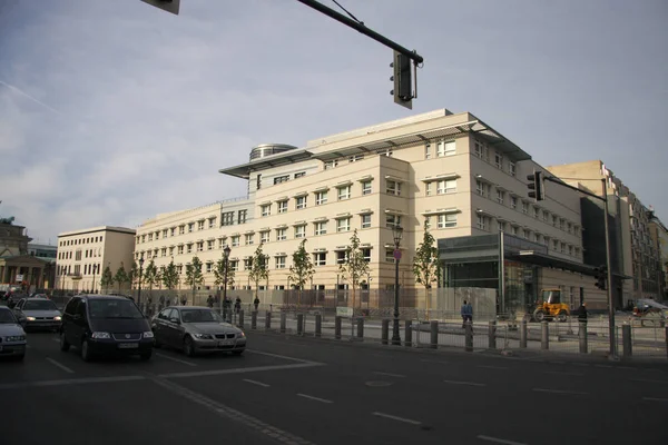 Ons Amerikaanse ambassade in het Mitte — Stockfoto