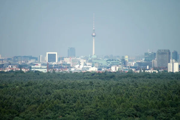 A "Fernsehturm" (TV-torony) — Stock Fotó