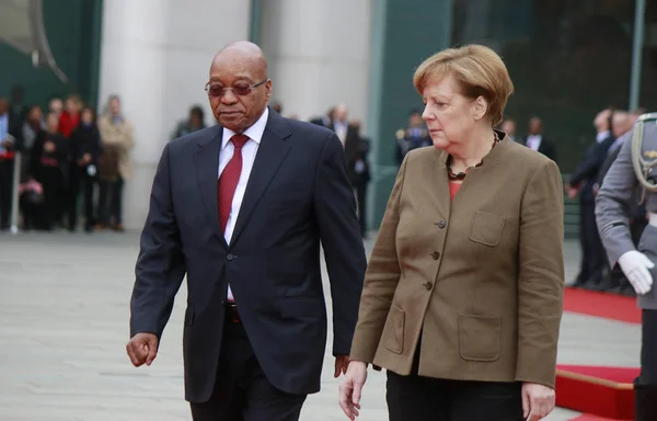 Jacob Zuma, Bkin Angela Merkel — Stok fotoğraf
