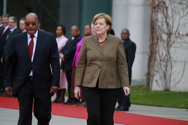 Jacob Zuma, Bkin Angela Merkel — Stok fotoğraf