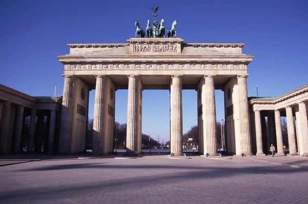 Brandenburg Gate, Pariser Platz, Berlin-Mitte. — Stock Photo, Image