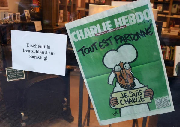 Terjed a szatirikus magazin "Charlie Hebdo" — Stock Fotó