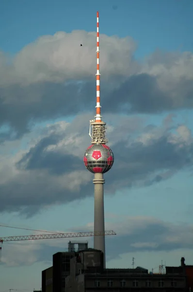"Fernsehturm" (телевізійна башта) — стокове фото