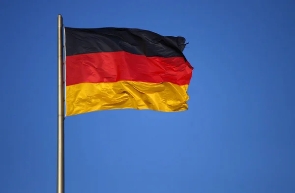 Deutschland-Fahne auf dem Reichstag — Stockfoto