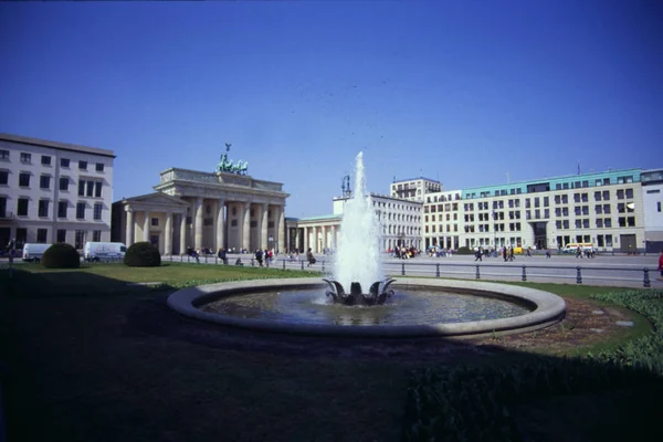 Puerta de Brandeburgo, Pariser Platz —  Fotos de Stock