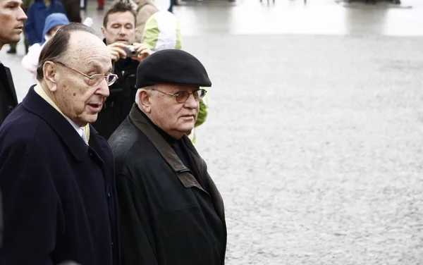 Hans-Dietrich Genscher, Michail Gorbachov en Berlín — Foto de Stock