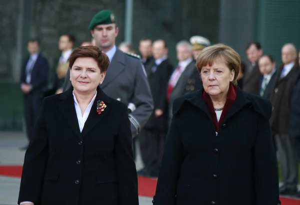 アンゲラ ・ メルケル首相とベアタ Szydlo — ストック写真