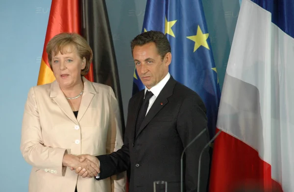 Angela Merkel med Frankrikes President Nicolas Sarkozy — Stockfoto