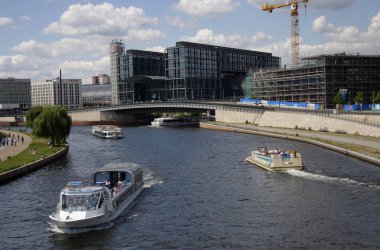 Berlin Merkez İstasyonu 