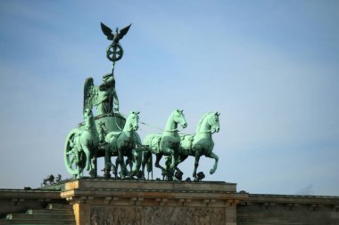 Quadriga Brandenburg Kapısı'nın  