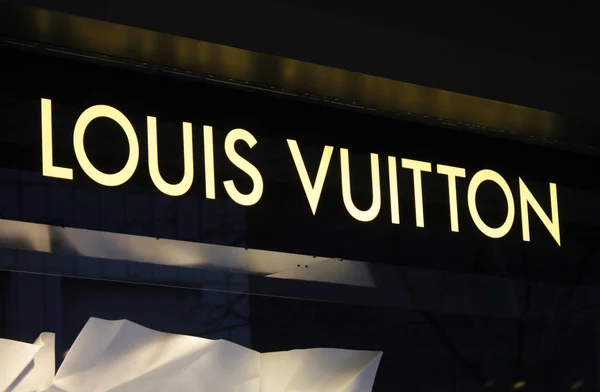 Logo van het merk Louis Vuitton"" — Stockfoto