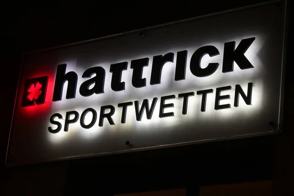 Logó jel "hattrick Sportwetten" — Stock Fotó