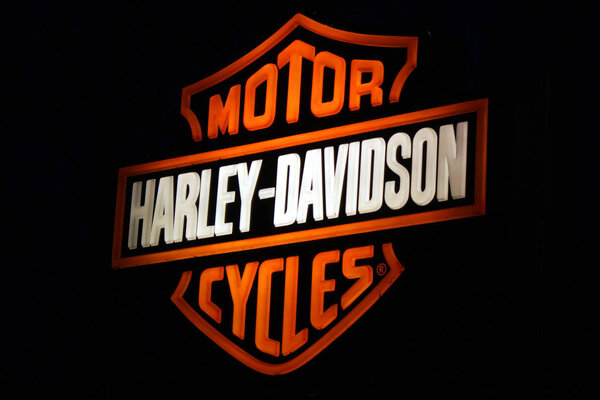 logo of brand "Harley Davidson"