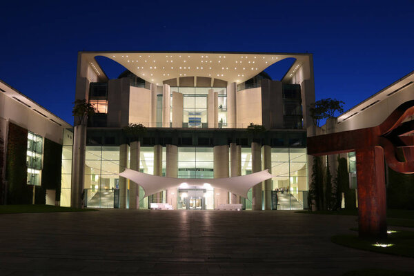 Federal Chancellery in Evening