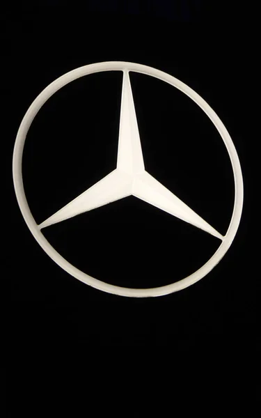 Logo der Marke Mercedes-Benz — Stockfoto