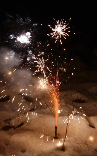 Los fuegos artificiales - la imagen simbólica — Foto de Stock