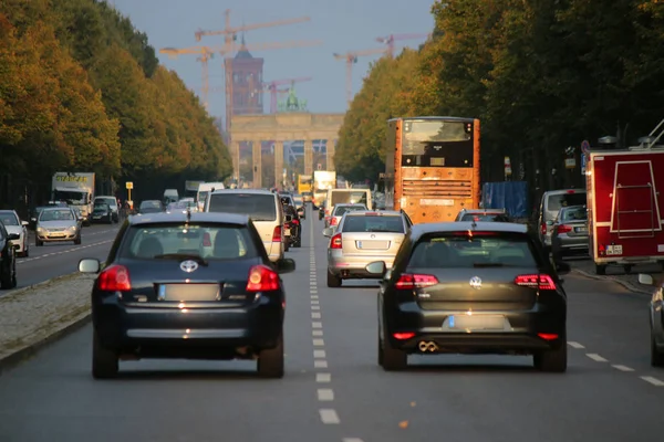 Tráfico de la ciudad en Berlín — Foto de Stock