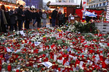 Keder ve sempati İslam terörist saldırıdan sonra işareti