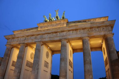 Berlin 'de Brandenburg kapısı