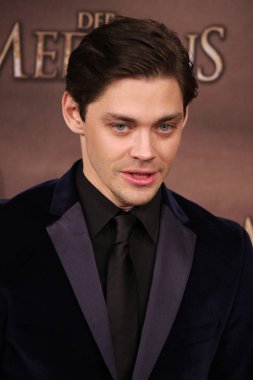 Aktör Tom Payne 