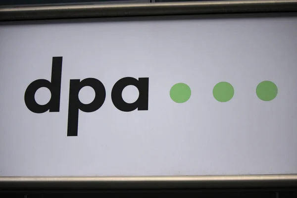 Logo der Marke dpa — Stockfoto