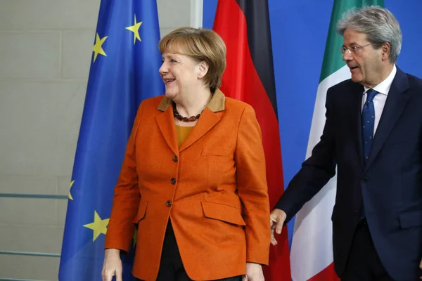 Angela Merkel, Paolo Gentiloni — Foto de Stock