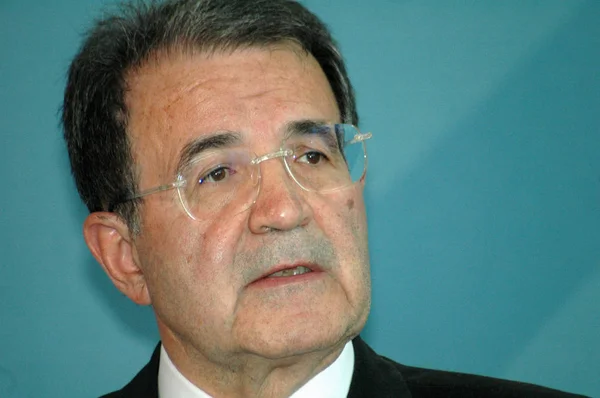 Romano Prodi tijdens persconferentie — Stockfoto