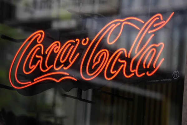 Logo značky "Coca Cola", — Stock fotografie
