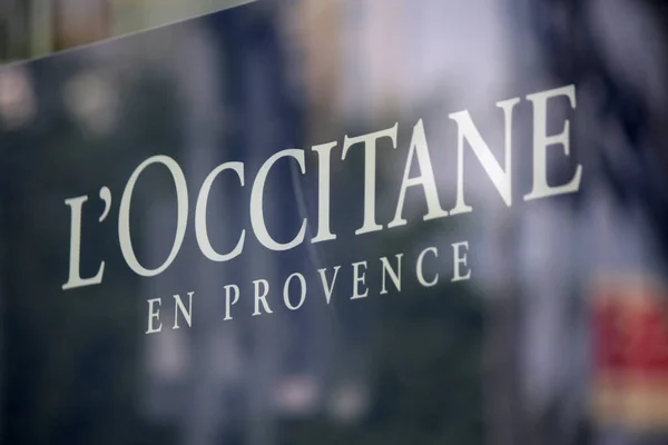 Logotipo da marca "L 'Occitane en Provence " — Fotografia de Stock