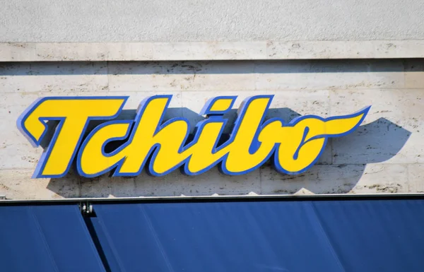 Logotipo da marca "Tchibo " — Fotografia de Stock