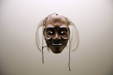 Maske eines alten Mannes, japanisches No-Theater, Ausstellung im Schloss Gottorf, Schleswig. clipart