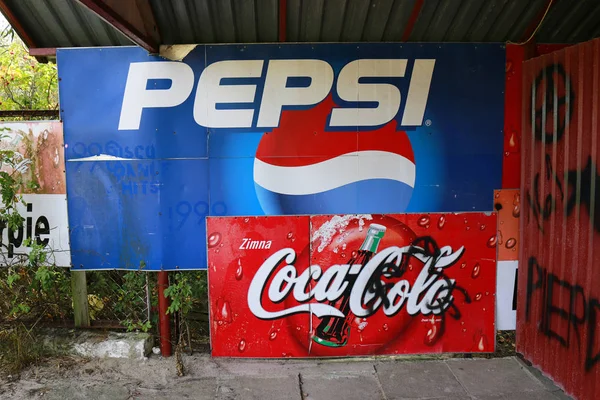 Loga "Pepsi Cola" a "Coca Cola" — Stock fotografie