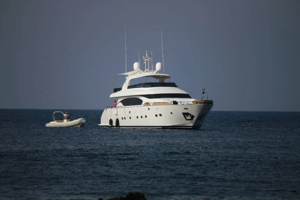 Luxurious white Yacht — Stock Photo, Image