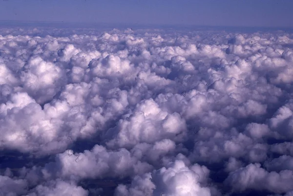 Nubes en el cielo azul — Foto de Stock