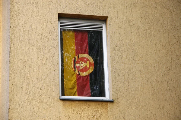 Gdr Flagge Fenster Berlin Treptow — Stockfoto